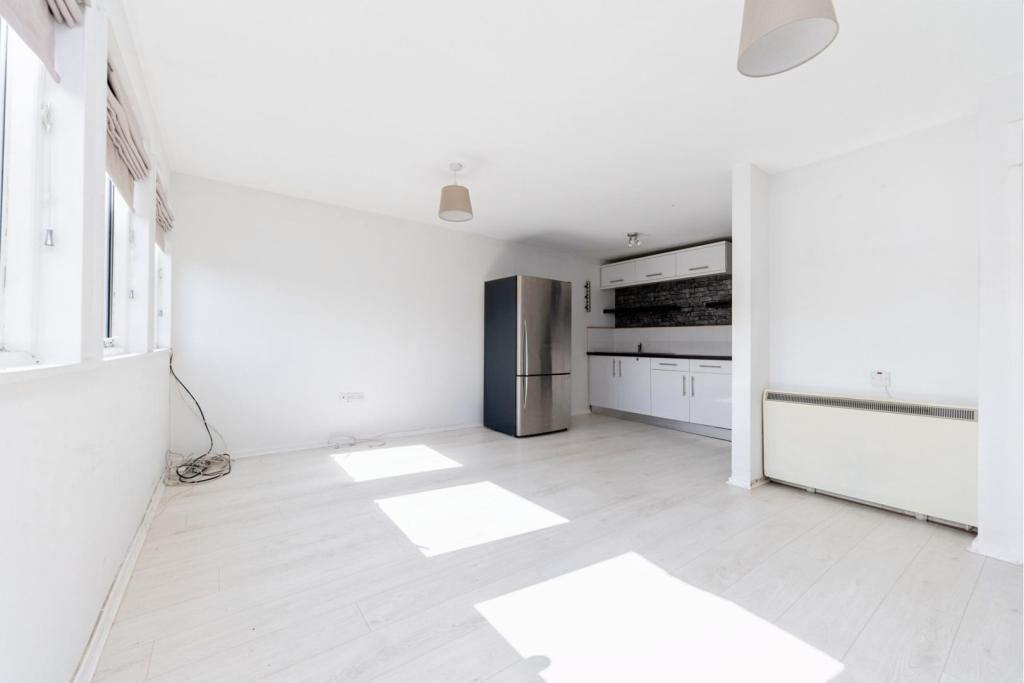 Lounge / Kitchen