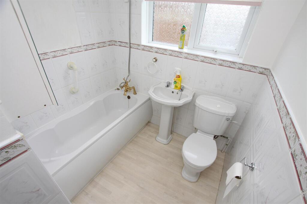 Bathroom.jpg