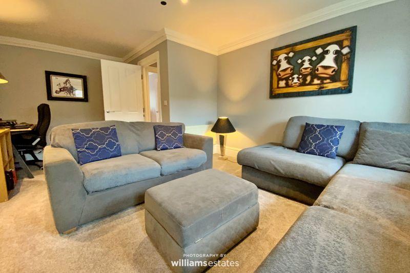 Living Room/Be...