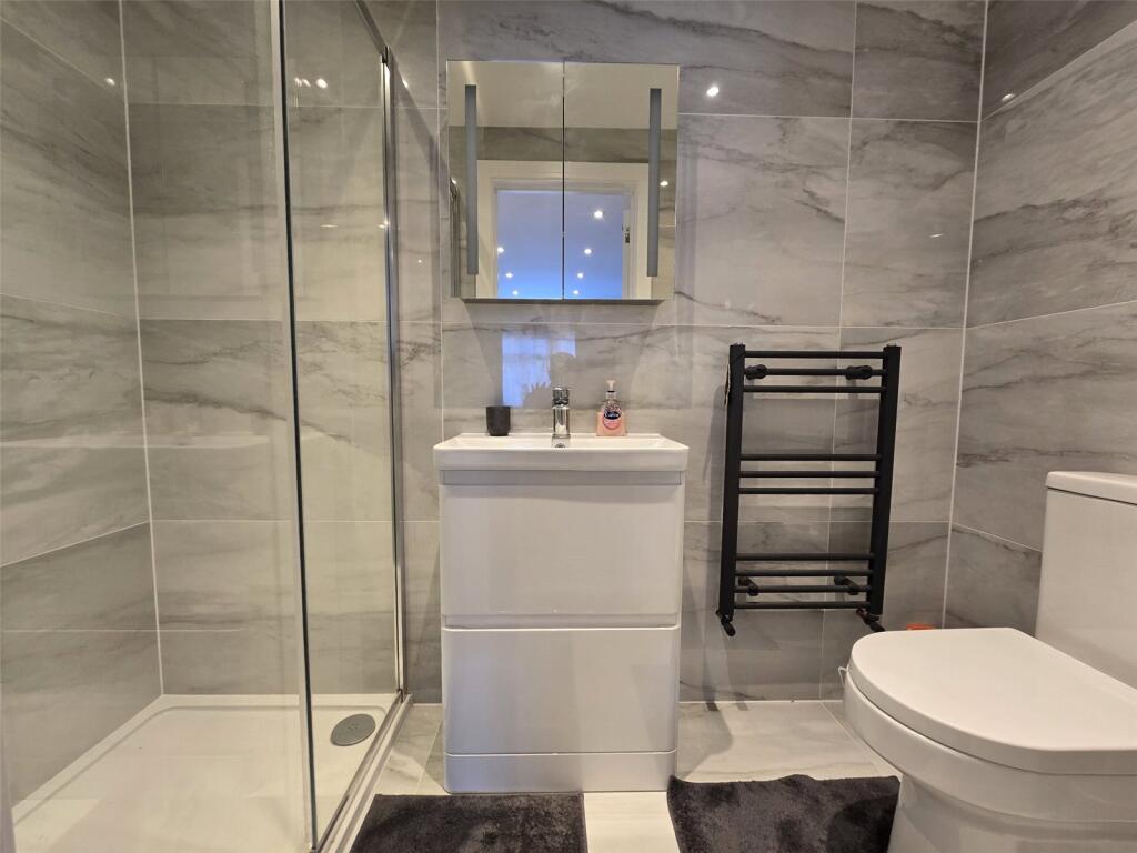Bed 5 En-Suite