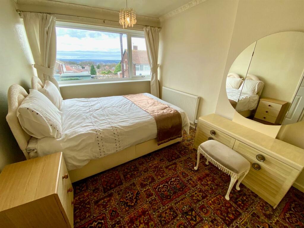 st michaels close 10 bed 1.jpg