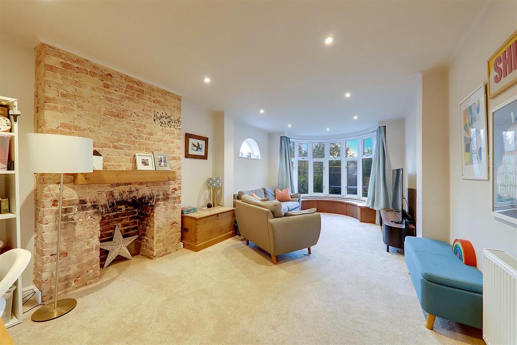 Extended Lounge