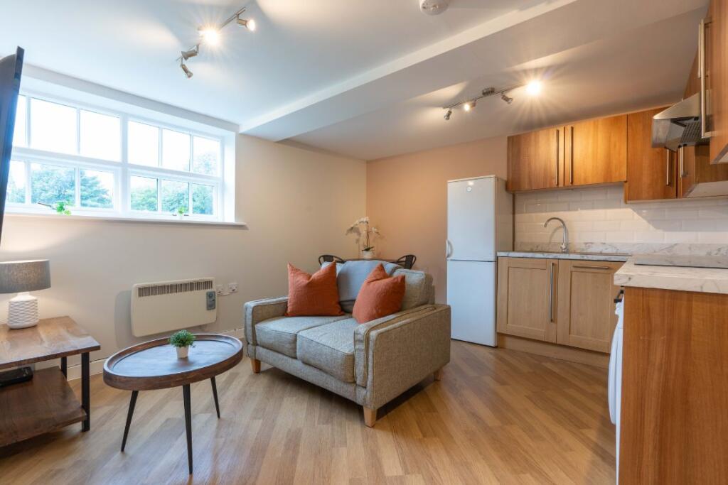 SYF6 - Living Area / Kitchen