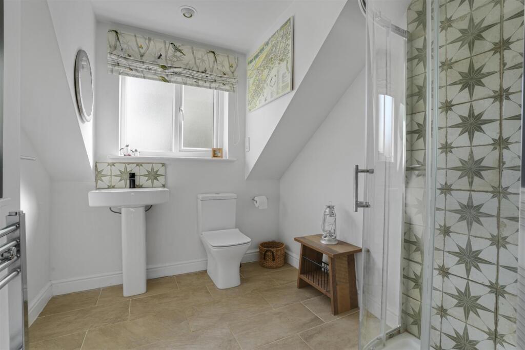 SHOWER ROOM ENSUITE