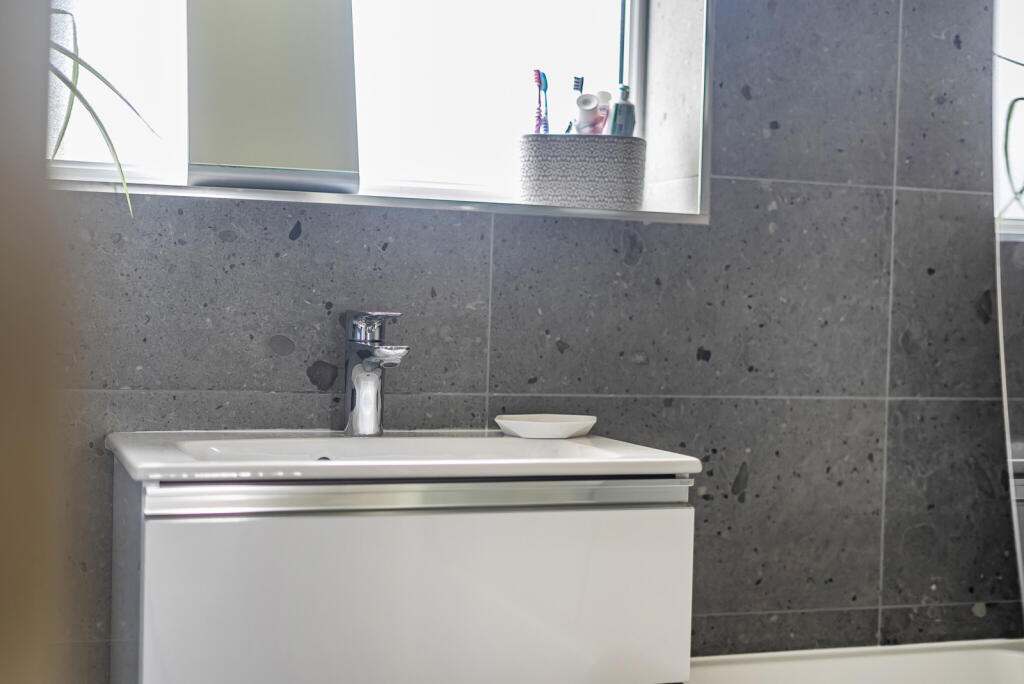 18-681b5e6eb770c-...