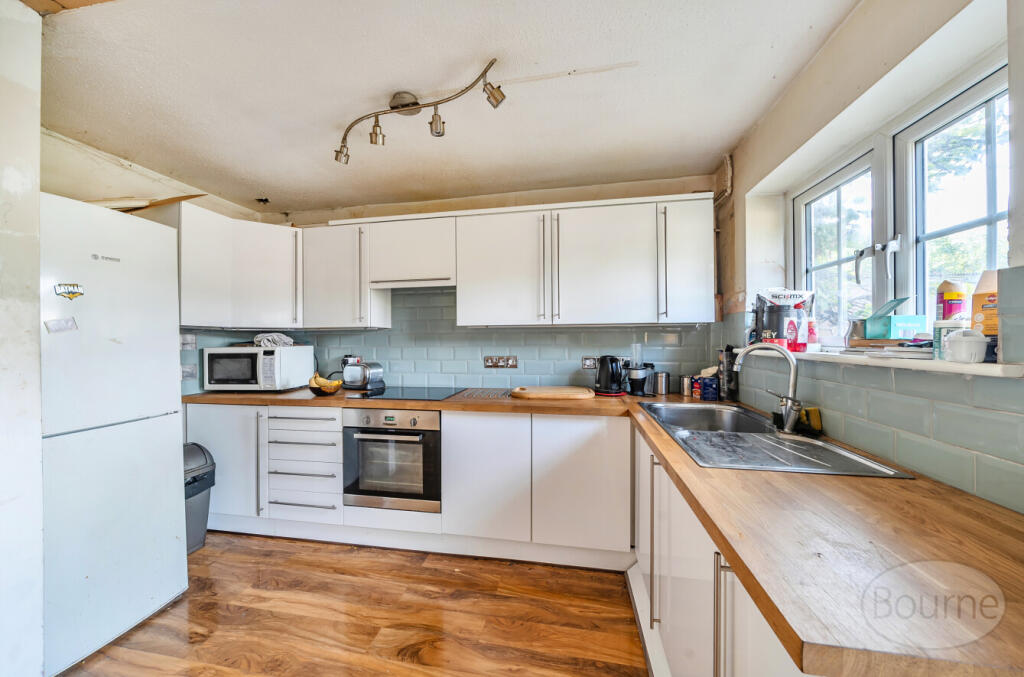 00e5f076-b4b4-4fb...