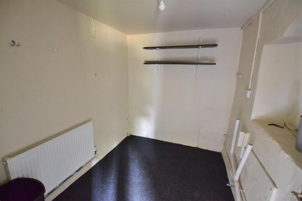 white lodge internals (4).JPG