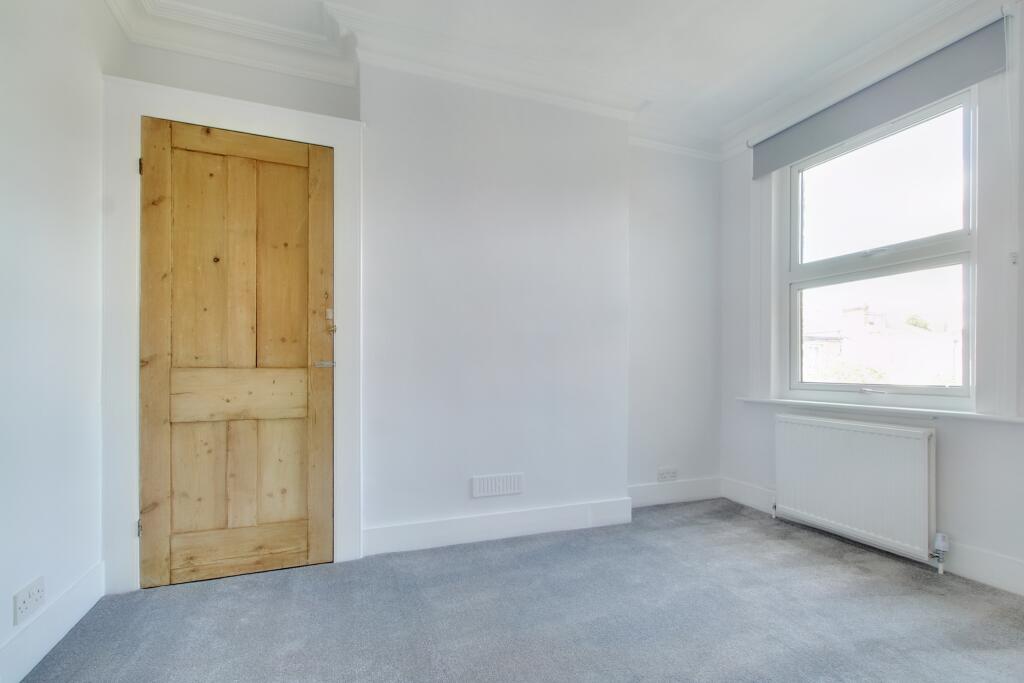 6.BEDROOM.jpg