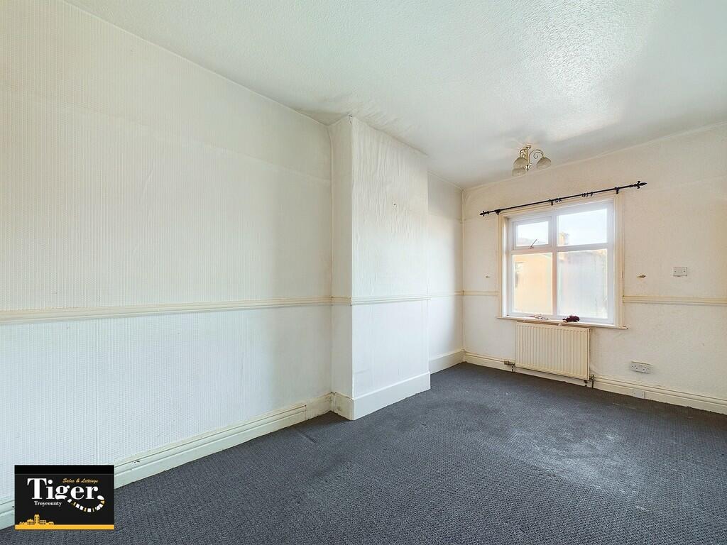 CAM02176G0-PR0402...