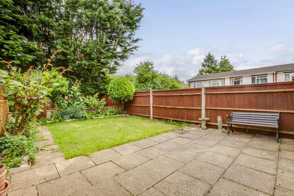 10 Lanewood Close...