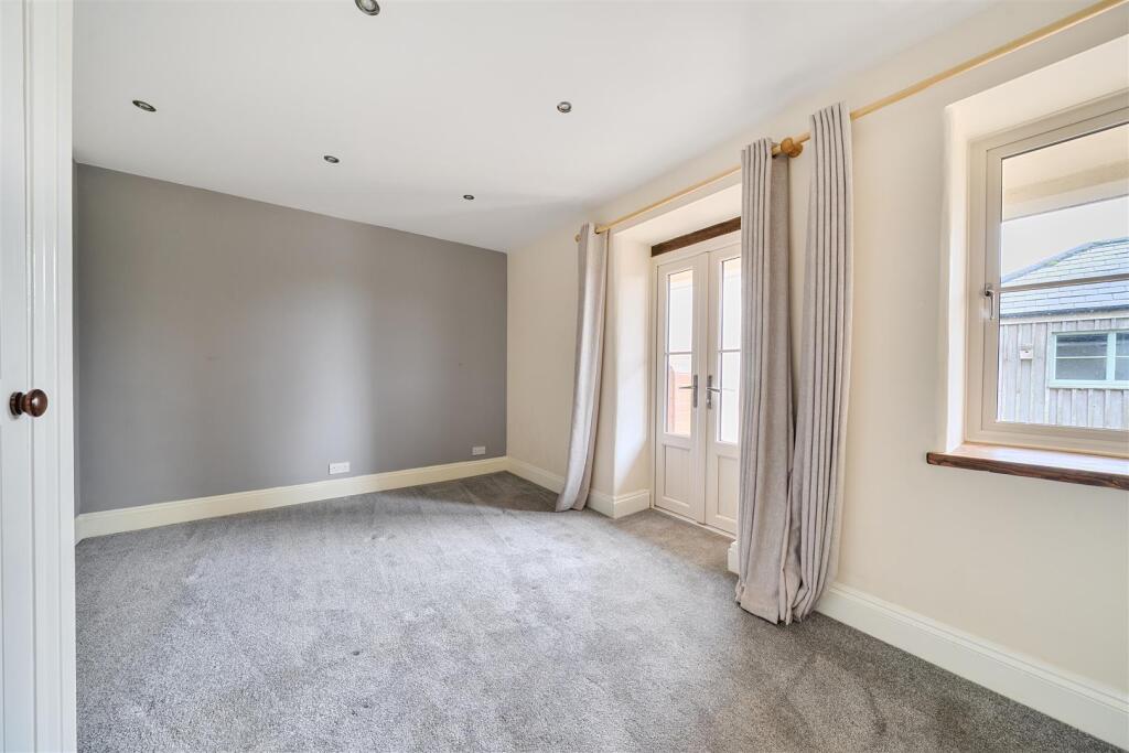 Ground Floor Bedroom / Optional Reception Room