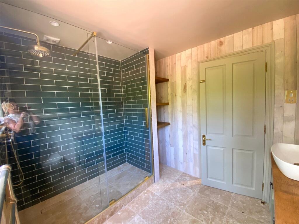 Fmaily Shower Room