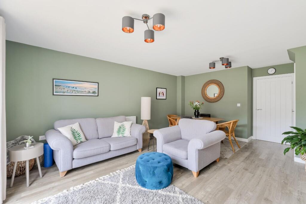 MEDORA CLOSE (15).jpg