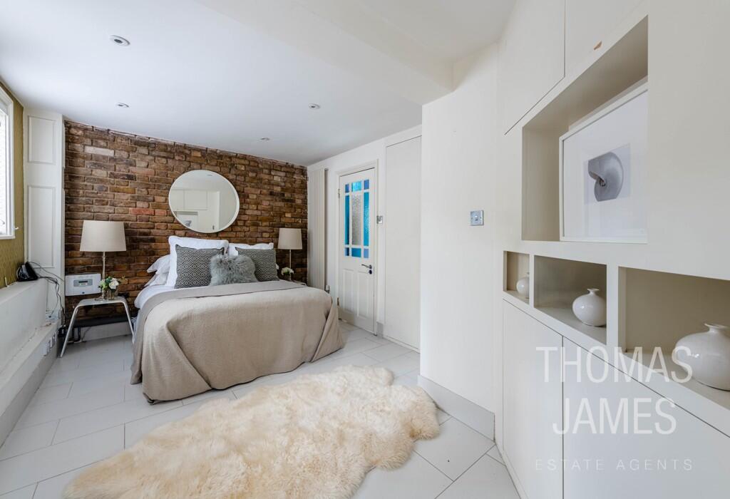 Vicars Moor Lane, double bedroom , bespoke storage