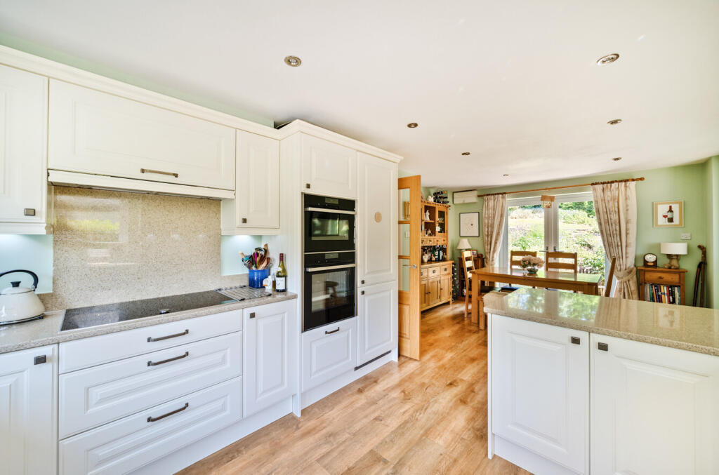 1294396-19-682619...