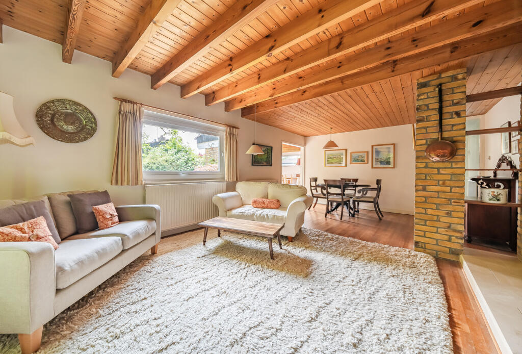 1304766-7-6846ed2...