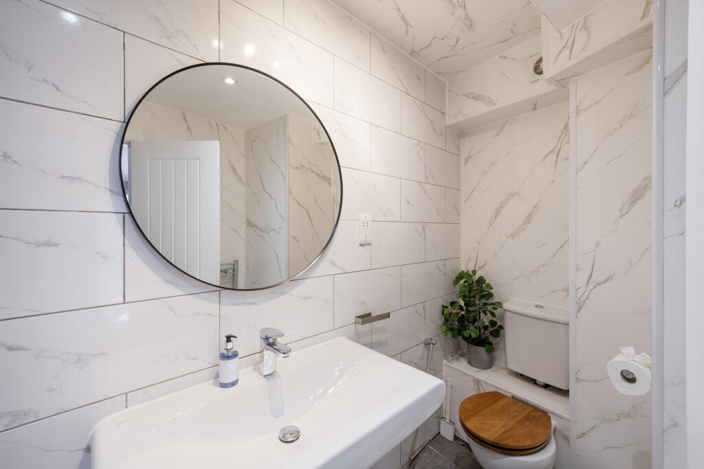 The Private Realtor-17 Ovington Mews-6_Lo