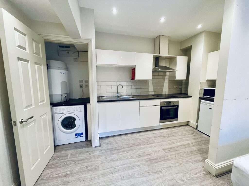 Flat_8_St_James_Row