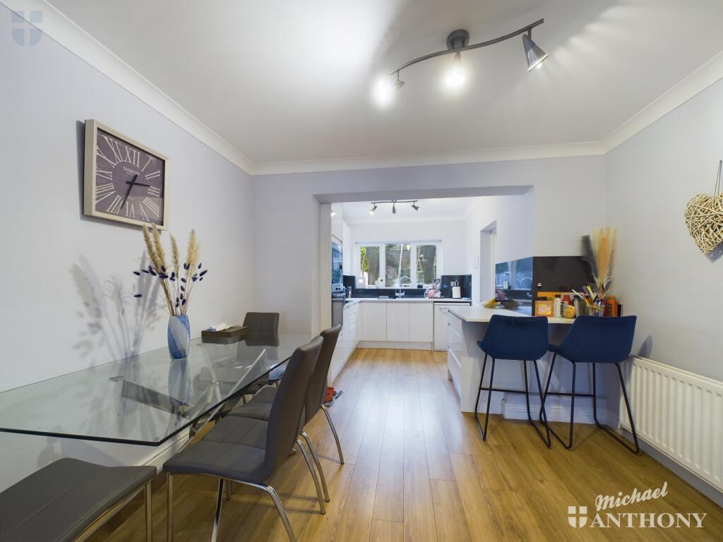 CAM03218G0-PR0079-STILL002