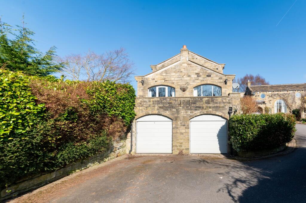 DOUBLE GARAGE