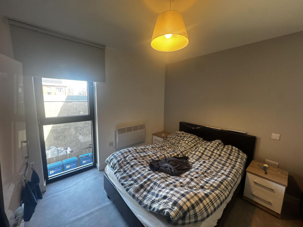 010582SPCSHIMG_5941203bw (6).jpg