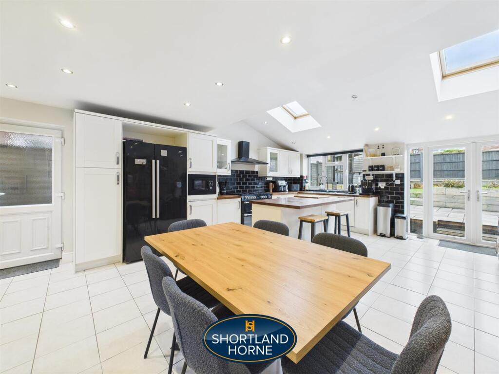 kitchen/dining room