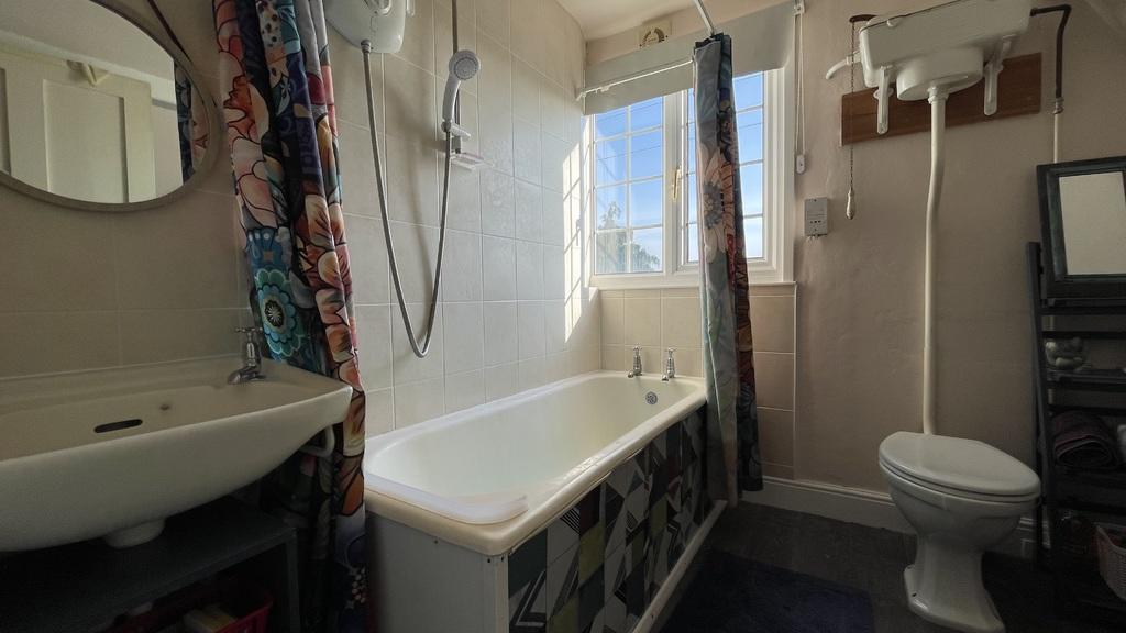 Bathroom.JPG