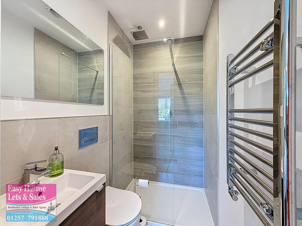 Master Bedroom En...