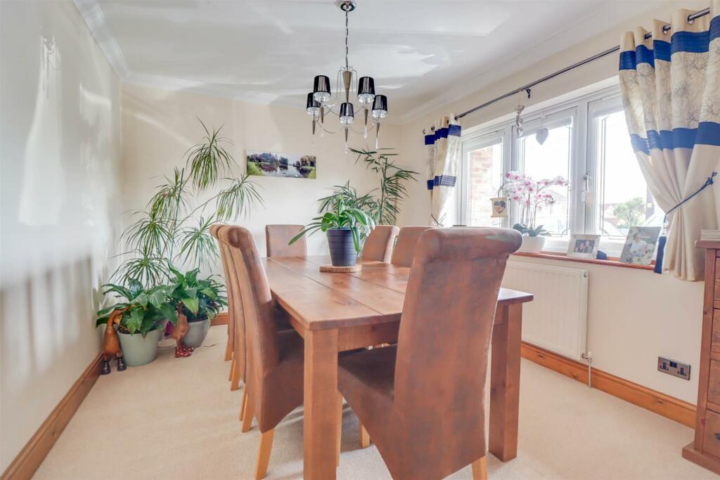 71 ATHELSTAN GARDENS.jpg