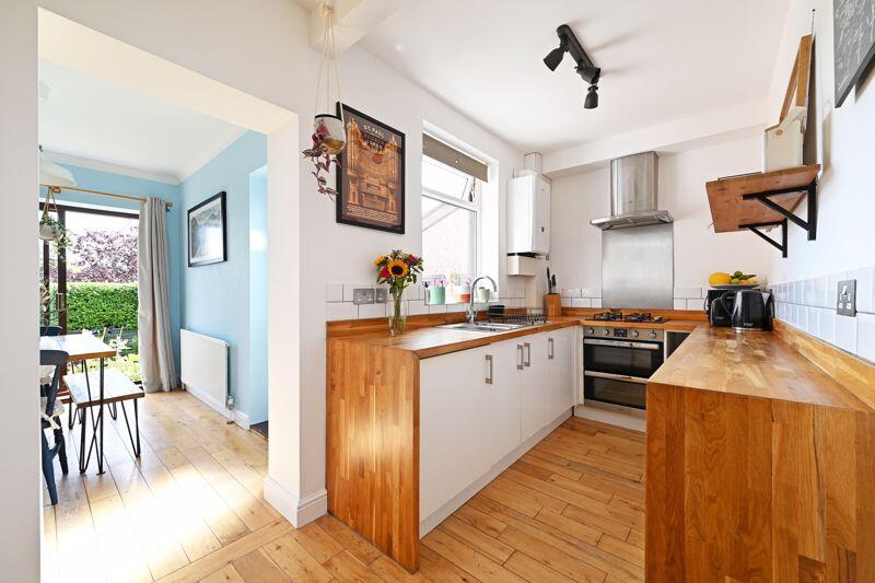 Kitchen dining space