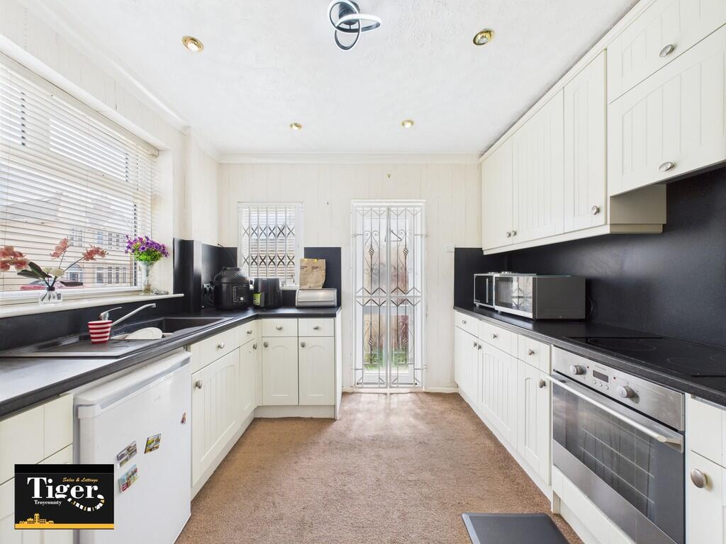 CAM03440G0-PR0384...