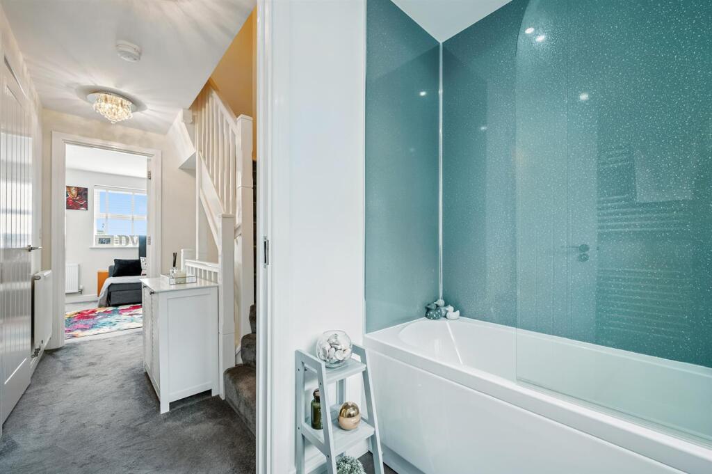 Bathroom and first floor landing.jpg