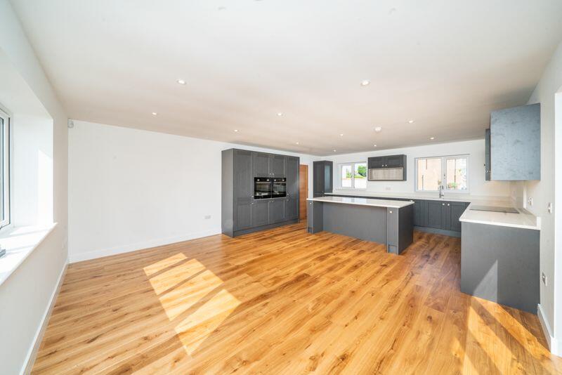 KITCHEN &amp; FAMILY ROOM