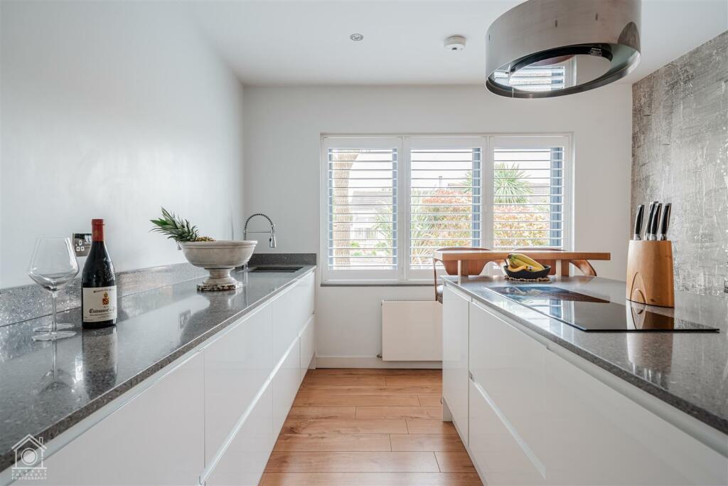 7 Ariel Close-34.jpg