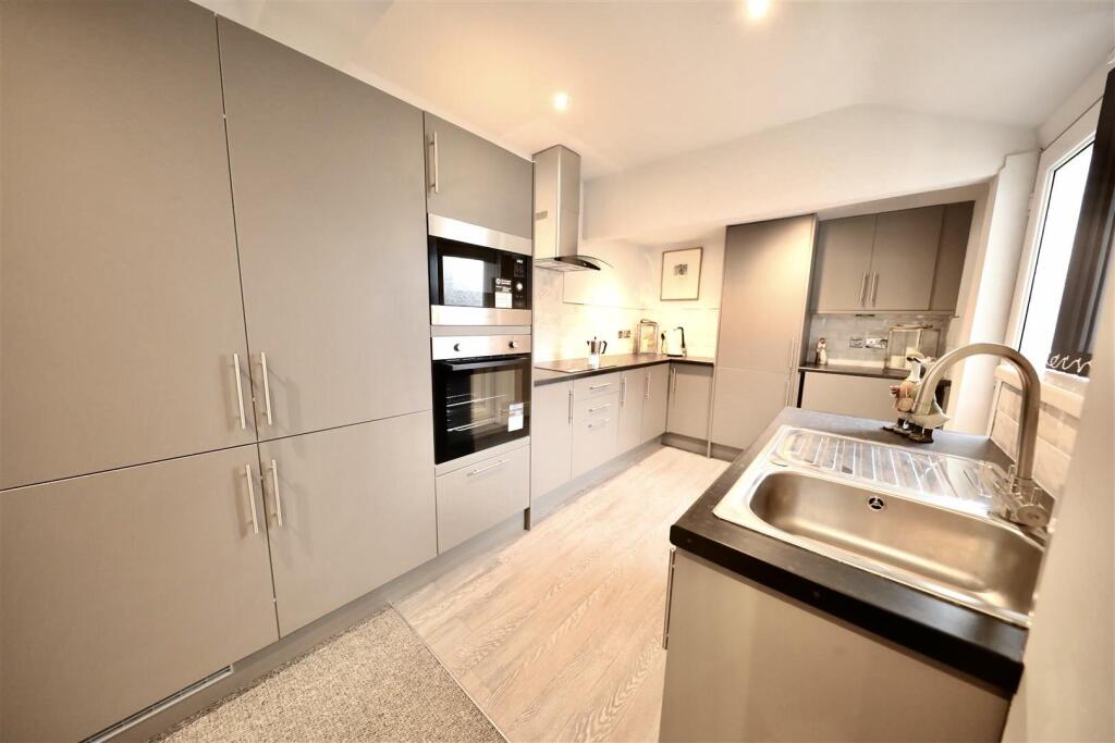 18 MurrayField - Kitchen 5.jpg