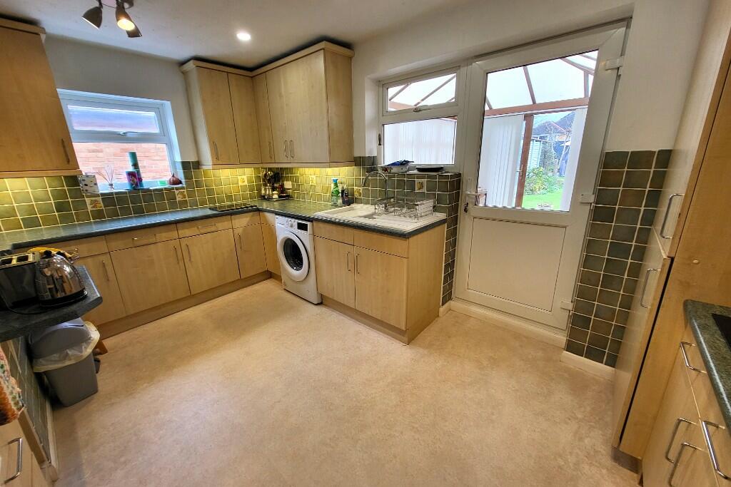 14' Fitted Kitchen 