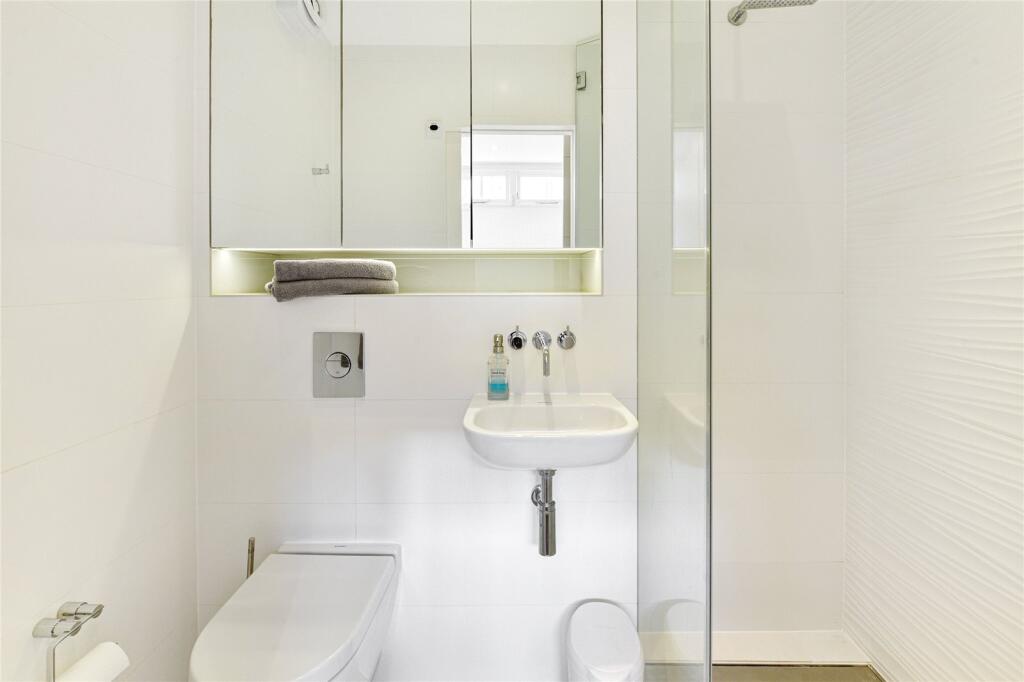 En Suite Bathroom