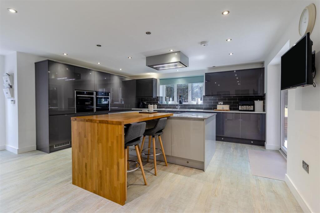 8646070-interior19.jpg