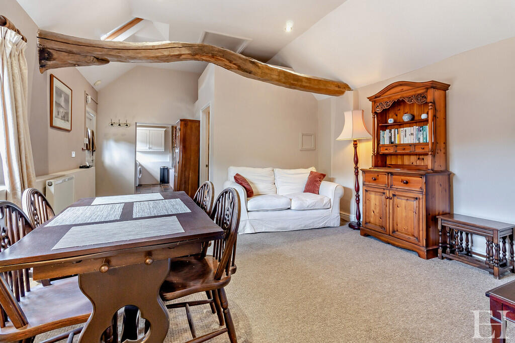 8658493-interiorW...