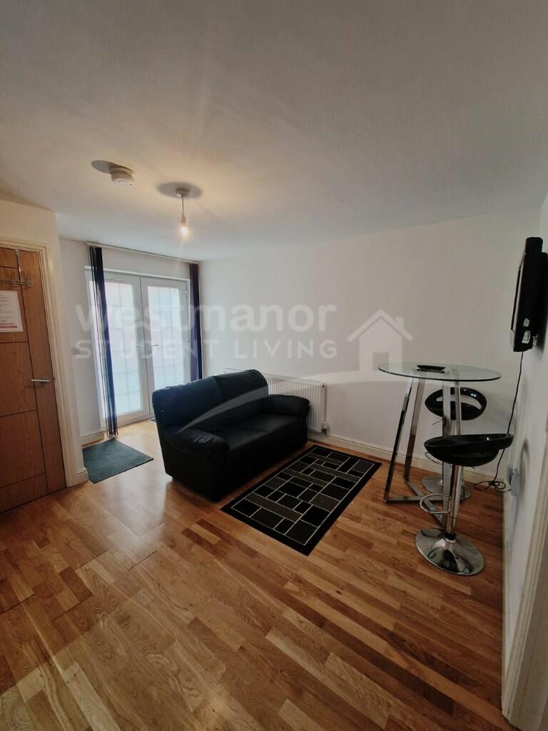 FLAT 6