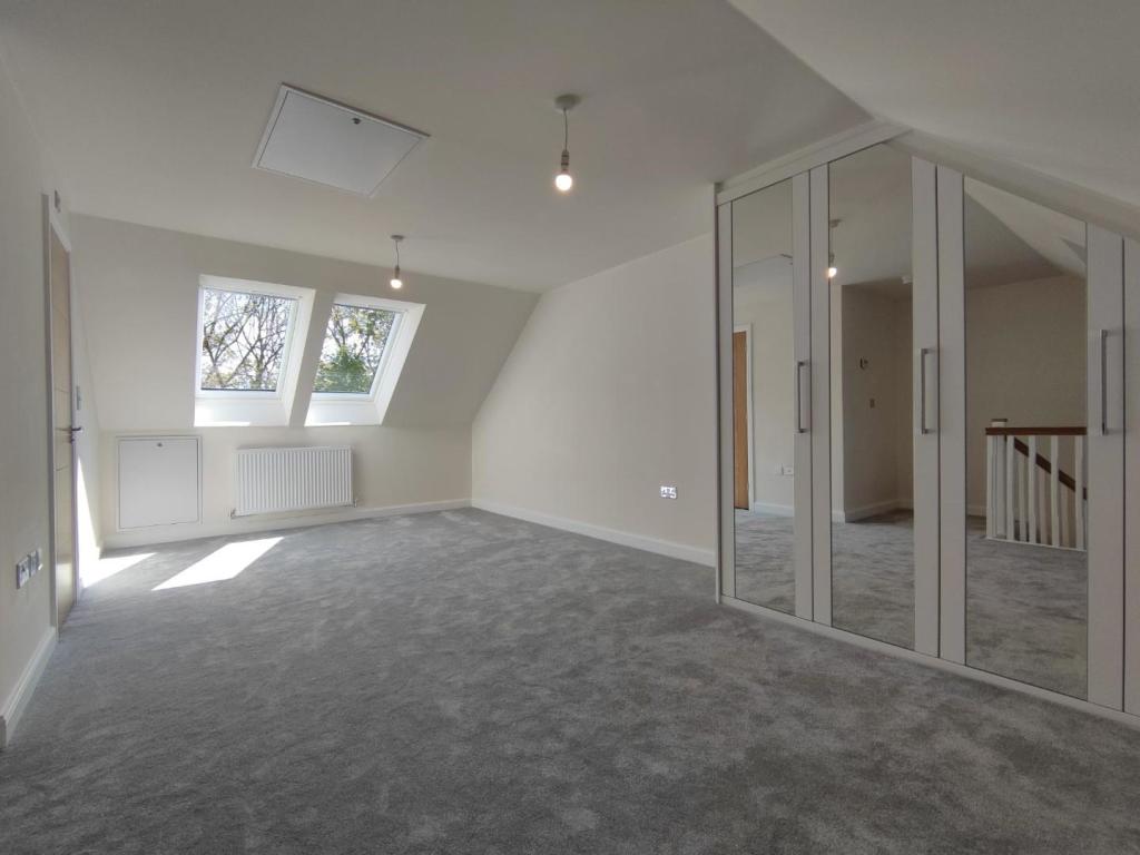 Main Bedroom Aspect 2