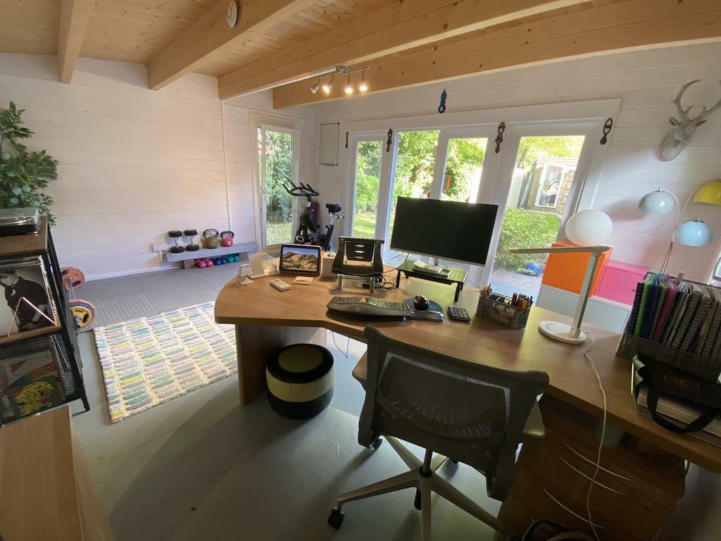 26 - Office area.jpg