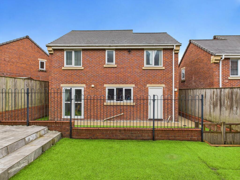 CAM03729G0-PR0094-STILL038