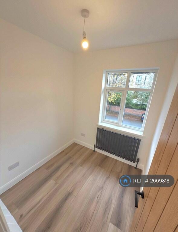 Front Facing Single Bedroom/Office