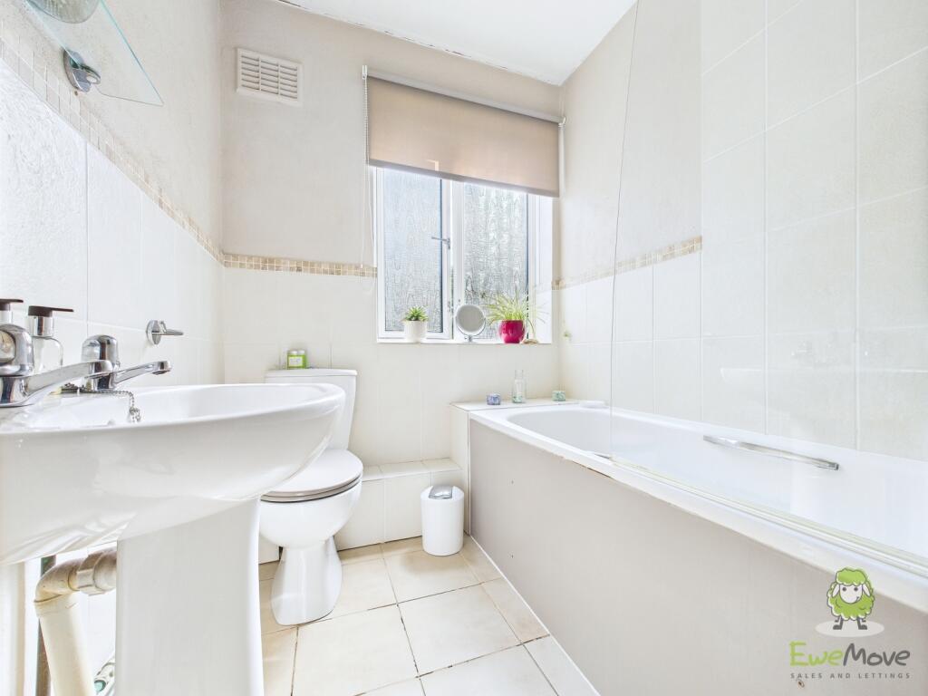 CAM01543G0-PR0135-STILL011