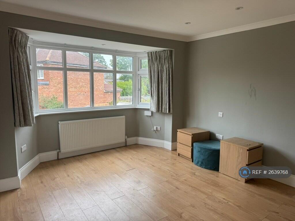 Master Bedroom (Ignore Furniture In The Photo)