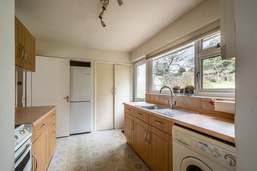 32 Winslade Park ...