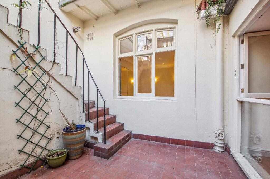 Private Entrance