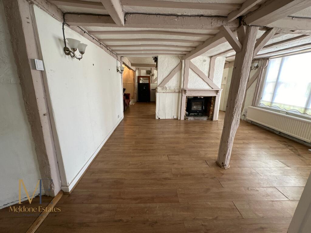 Reception room 2.JPG