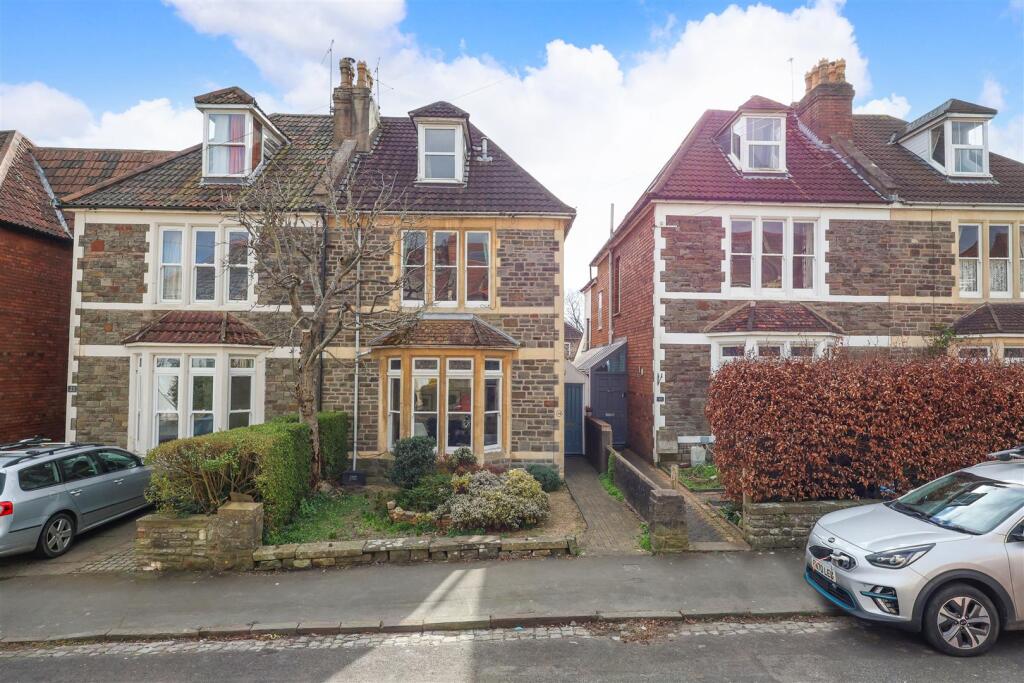 19 Cricklade Rd 45.JPG